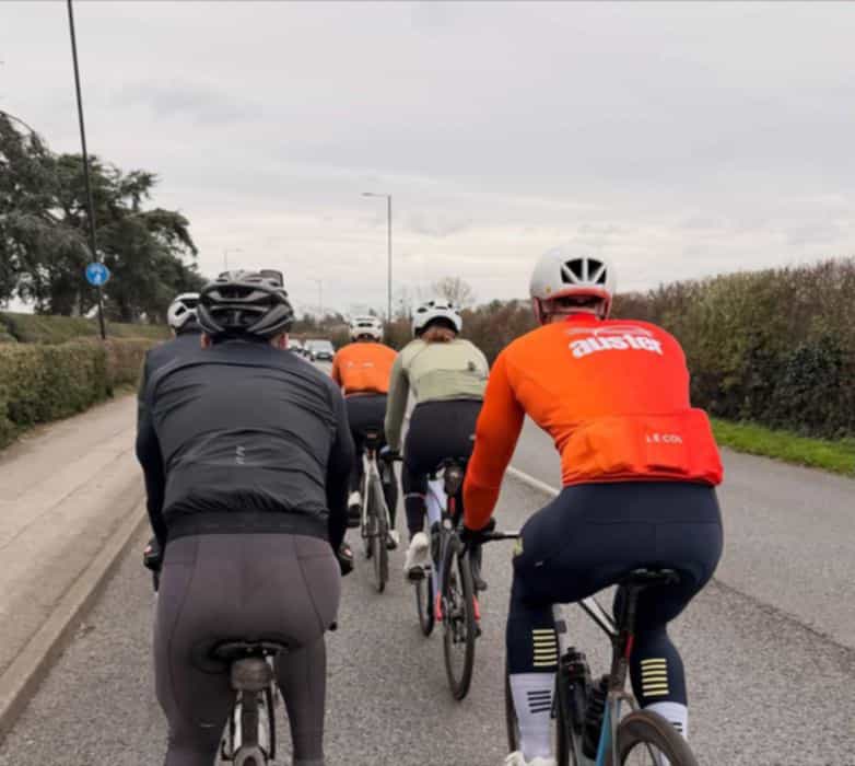 Popping in that Auster orange. Our monthly Windsor rides are going really well. A chance for all our members to catch up and for some to try a different group, some for a challenge and some for the chill.
If you’re interested in joining our club then either DM us or head to our website (link in the bio).
#auster #austercc #austercyclingclub #bunrun #windsor